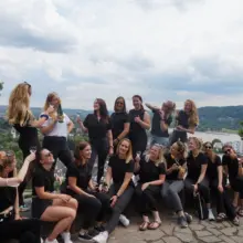 Gruppenfoto von Frauen bei einer Weinwanderung